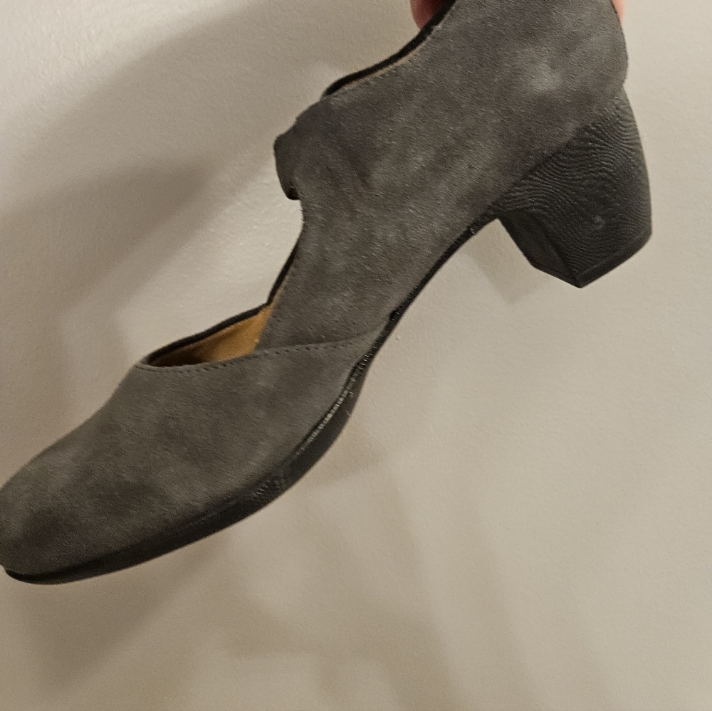 SoftWalk The Walking Store Suede Mary Janes - Picture 5 of 8